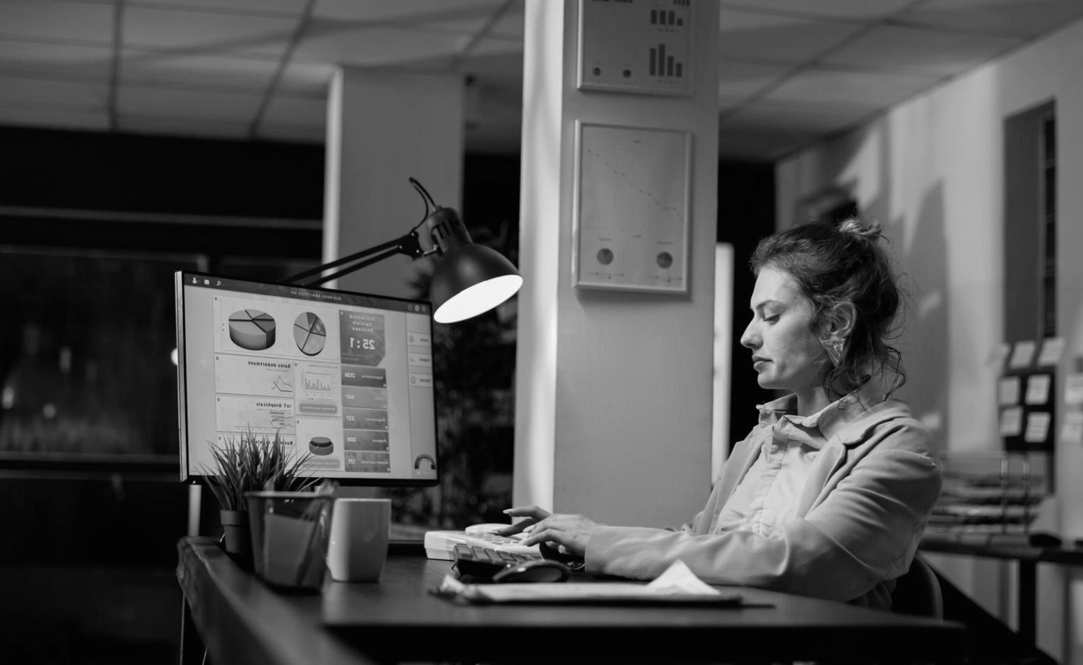 Espace de travail dédié à l'analyse SEO et aux outils numériques